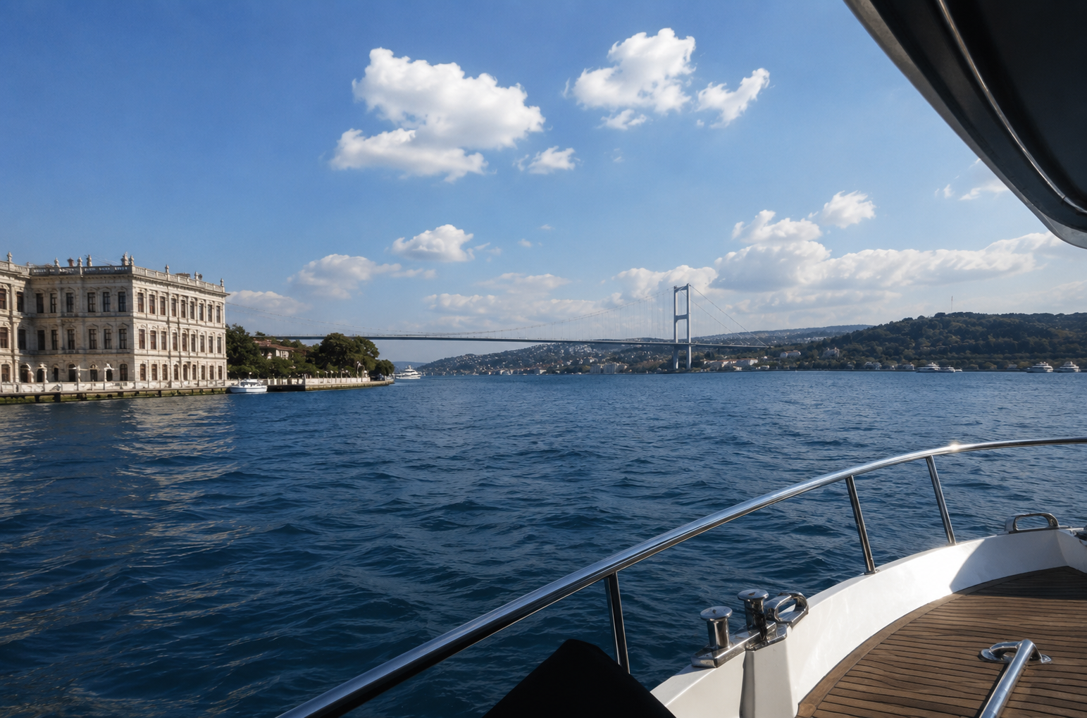 İstanbul Boğaz Turu Rehberi: Tekneyle Keşfetmeniz Gereken 7 İkonik Nokta